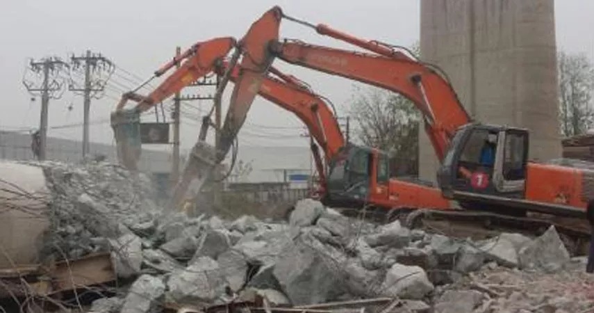 The amount of construction waste is huge. If this part of waste can be recycled, the current situation of resource shortage can be alleviated. The secret of turning construction waste into treasure and realizing reuse is two new modern construction equipment: crusher bucket and screening bucket. ——The Secret of Turning Construction Waste into Treasure