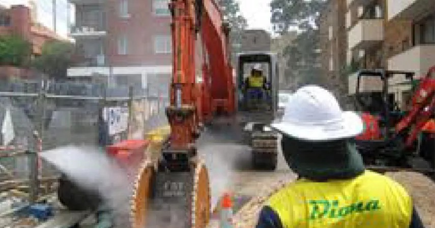 Yichen's Excavator Rock Saws equiped with diamond tipped blade are used in demolition, construction, quarry, and mining. Yichen Rock Saws are designed to cut aluminum, asphalt, concrete caliche, ductile iron, granite, limestone, sandstone, steel, and many other materials. We have both single blade rock saw and double blade rock saw in our product line.——Rock Saw for Trench Construction Can Get Twice The Result With Half The Effort